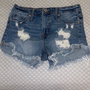 US Size 4 size 27 waist. Medium Denim. Brand is Mossimo Supply Co.